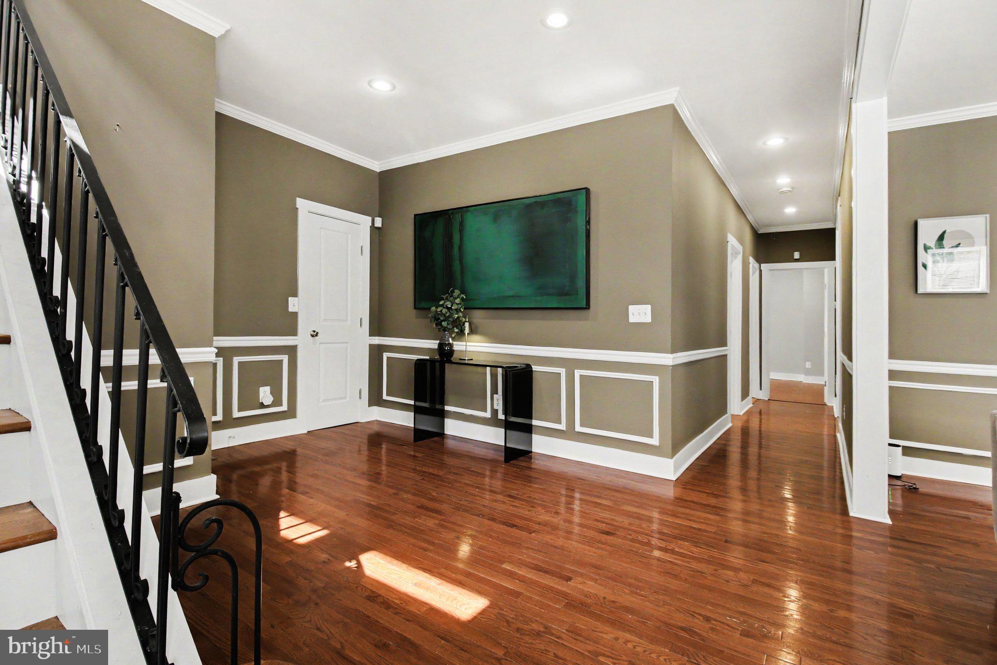 3504 Edgewood Road Baltimore, MD 21215 - Photo 7 of 57 Foyer