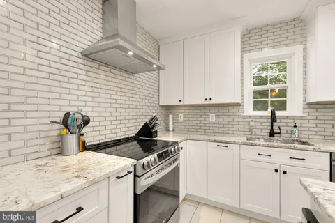 $1,215,000 | 1407 North Inglewood Street, Arlington, VA 22205