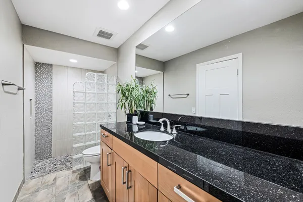 $2,500 | 1950 South Palm Canyon Drive, Unit 107, Palm Springs, CA 92264