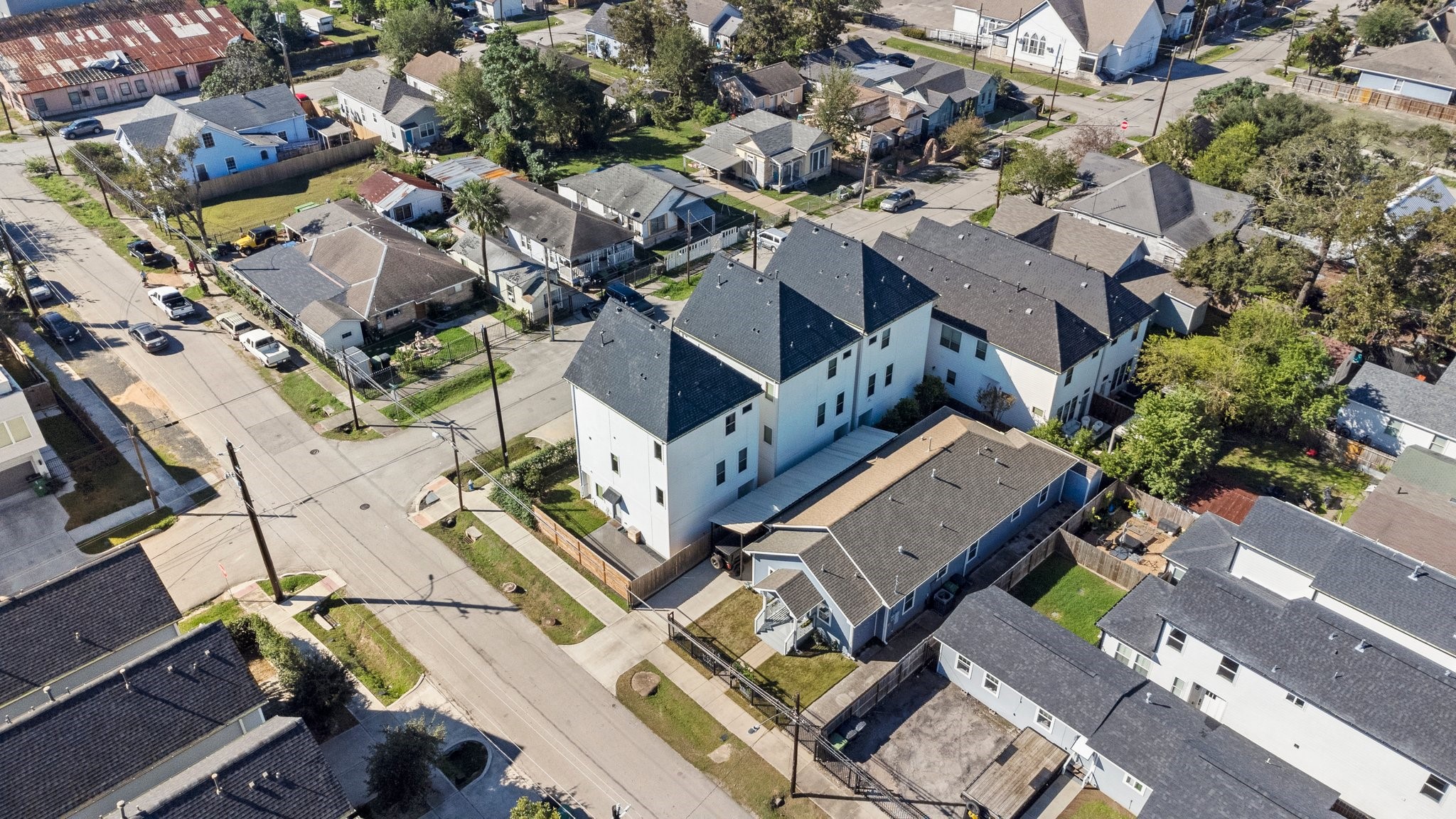 1602 Chestnut Street Houston, TX 77009 - Photo 42 of 49 an aerial view of a house with a yard
