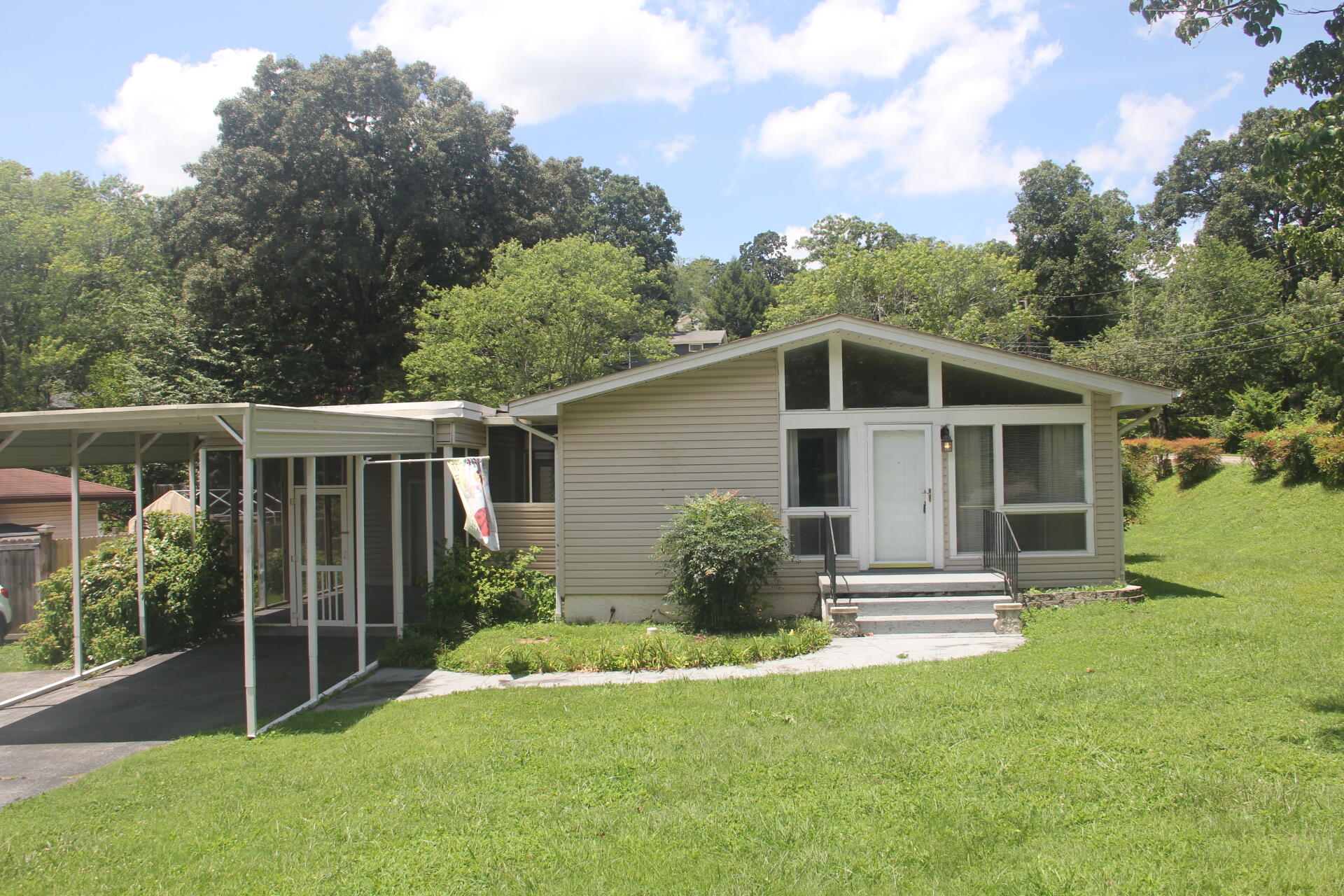 4829 Stagg Road Chattanooga, TN 37415 - Photo 1 of 19 IMG_5090