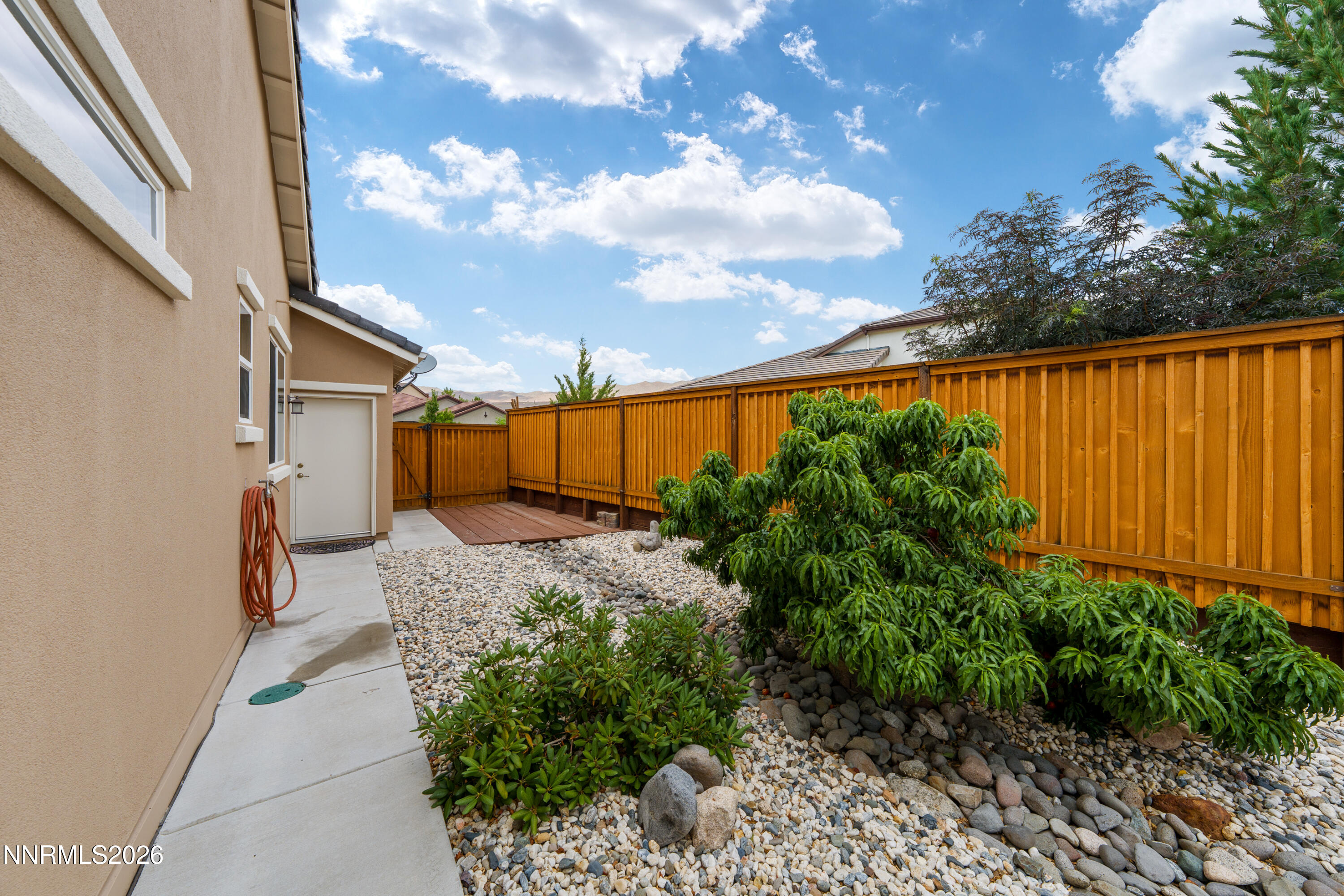 9182 Kenton Trail Reno, NV 89523 - Photo 38 of 47 9182 Kenton - side yard