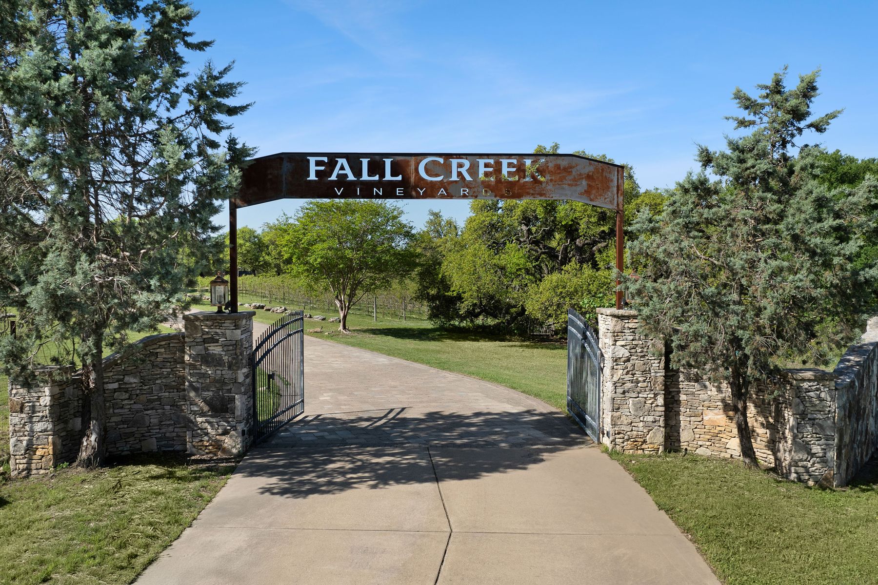18059 Ranch To Market Road 1826 Buda, TX 78610 - Photo 7 of 39 Surrounding community featuring a gate