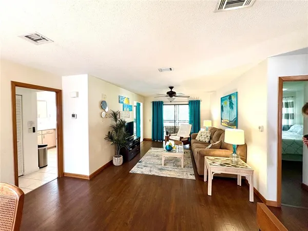 $1,900 | 10 Oakmont Court, Unit 10, Palm Coast, FL 32137