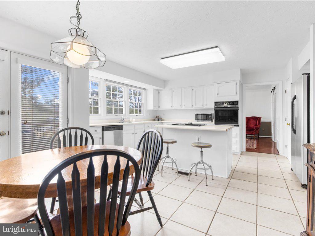 919 Metfield Road Towson, MD 21286 - Photo 11 of 38