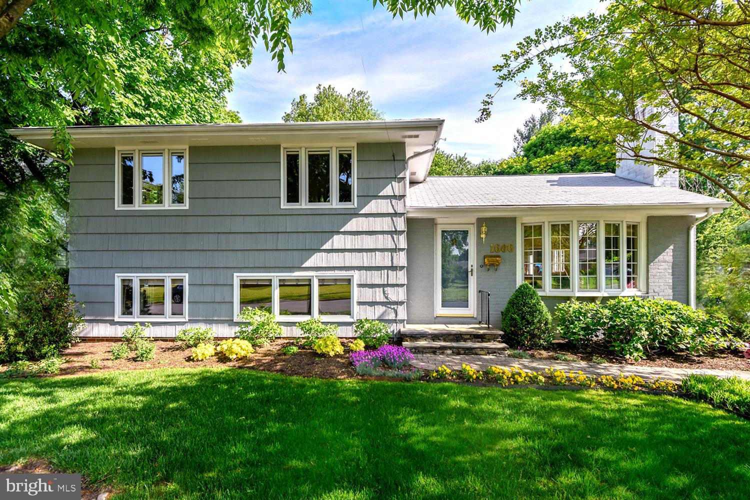 1606 Cedar Park Road Annapolis, MD 21401 - Photo 1 of 46 Admiral Hgts Home Updated to Celebrate the Seasons