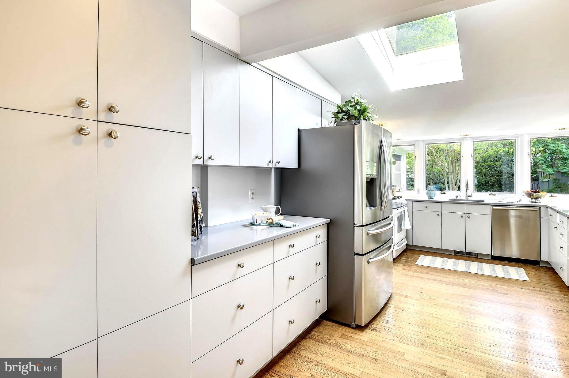1606 Cedar Park Road Annapolis, MD 21401 - Photo 4 of 46 Custom Windows/ Skylights Streaming Rooms in Light