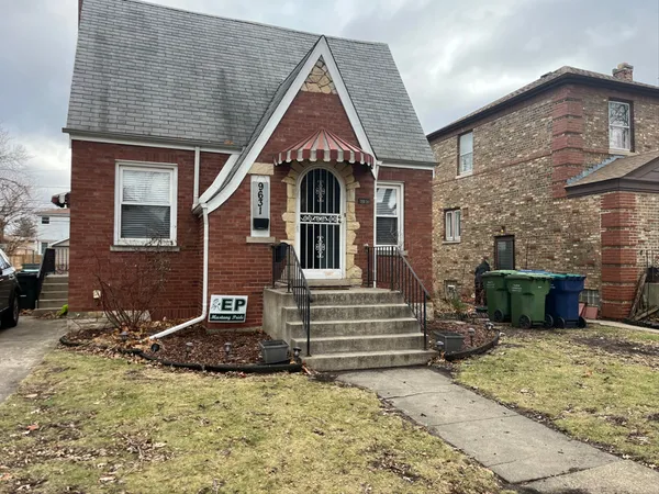 $319,900 | 9631 South Francisco Avenue, Evergreen Park, IL 60805