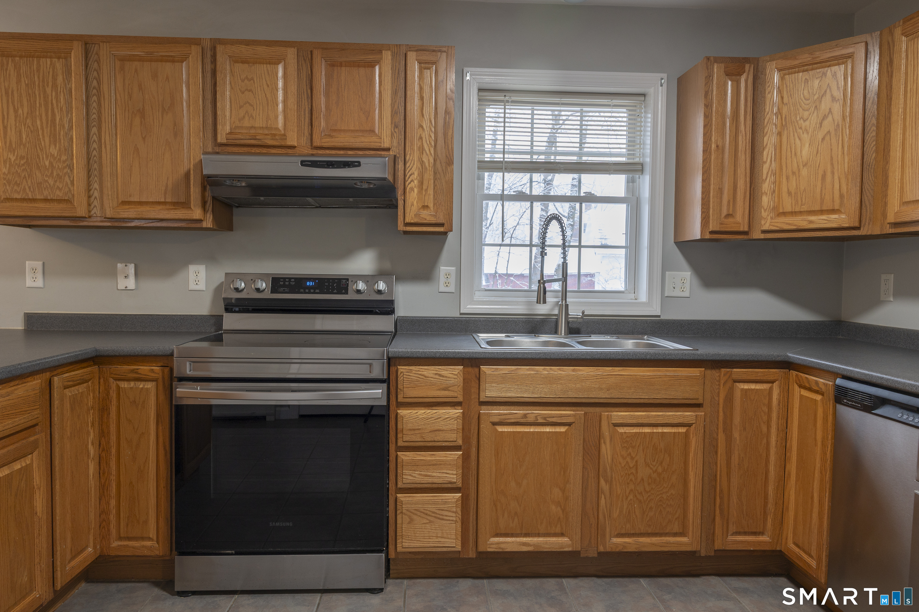 123 Westfield Avenue Killingly, CT 06239 - Photo 11 of 33