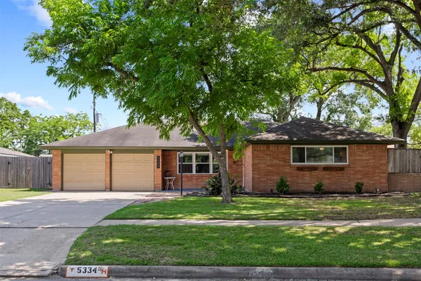 $2,600 | 5334 Saxon Drive, Houston, TX 77092