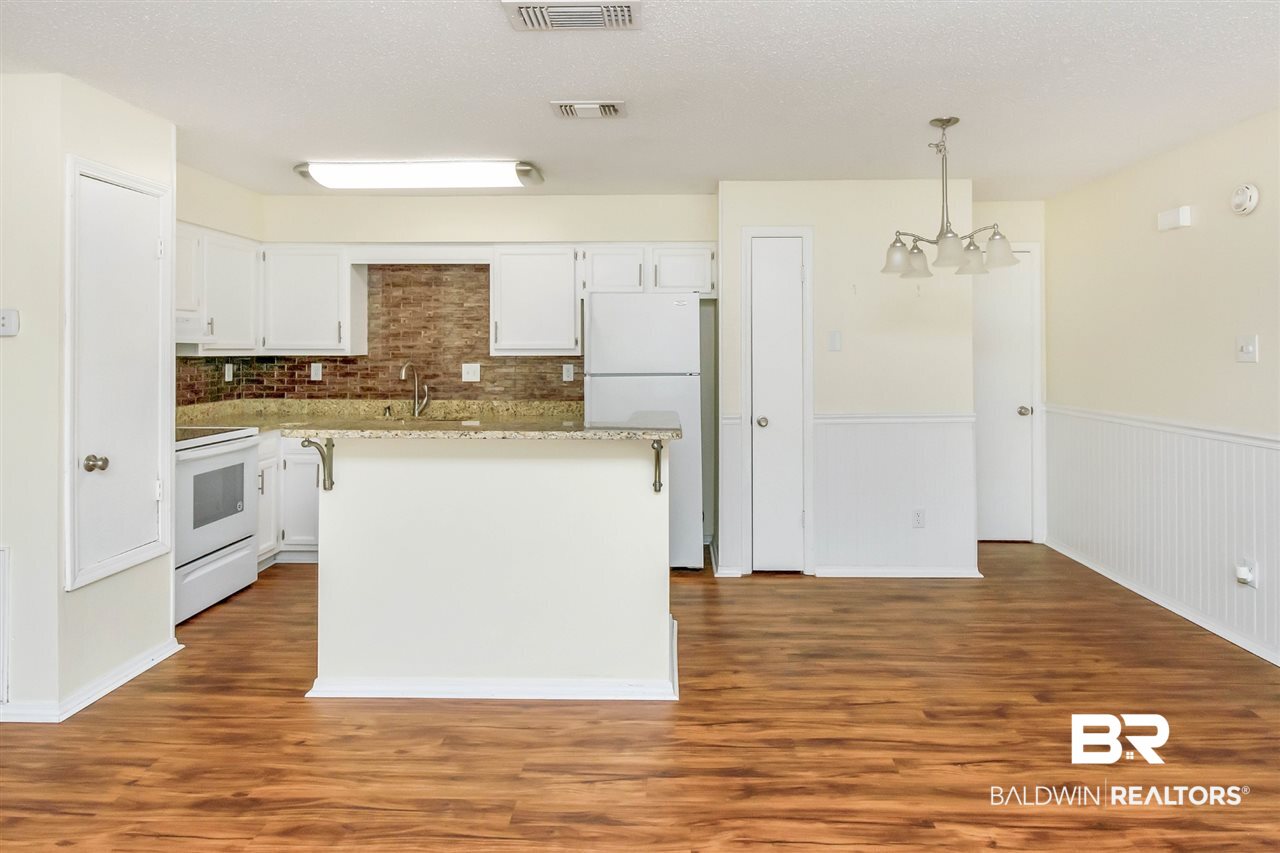 5608 Cottage Hill Road, Unit 214 Mobile, AL 36609 - Photo 13 of 31