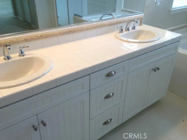 $3,800 | 31943 Bitterroot Court, Temecula, CA 92592