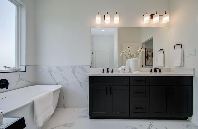 $699,000 | 8702 Ojeman Crk Lane, Houston, TX 77055