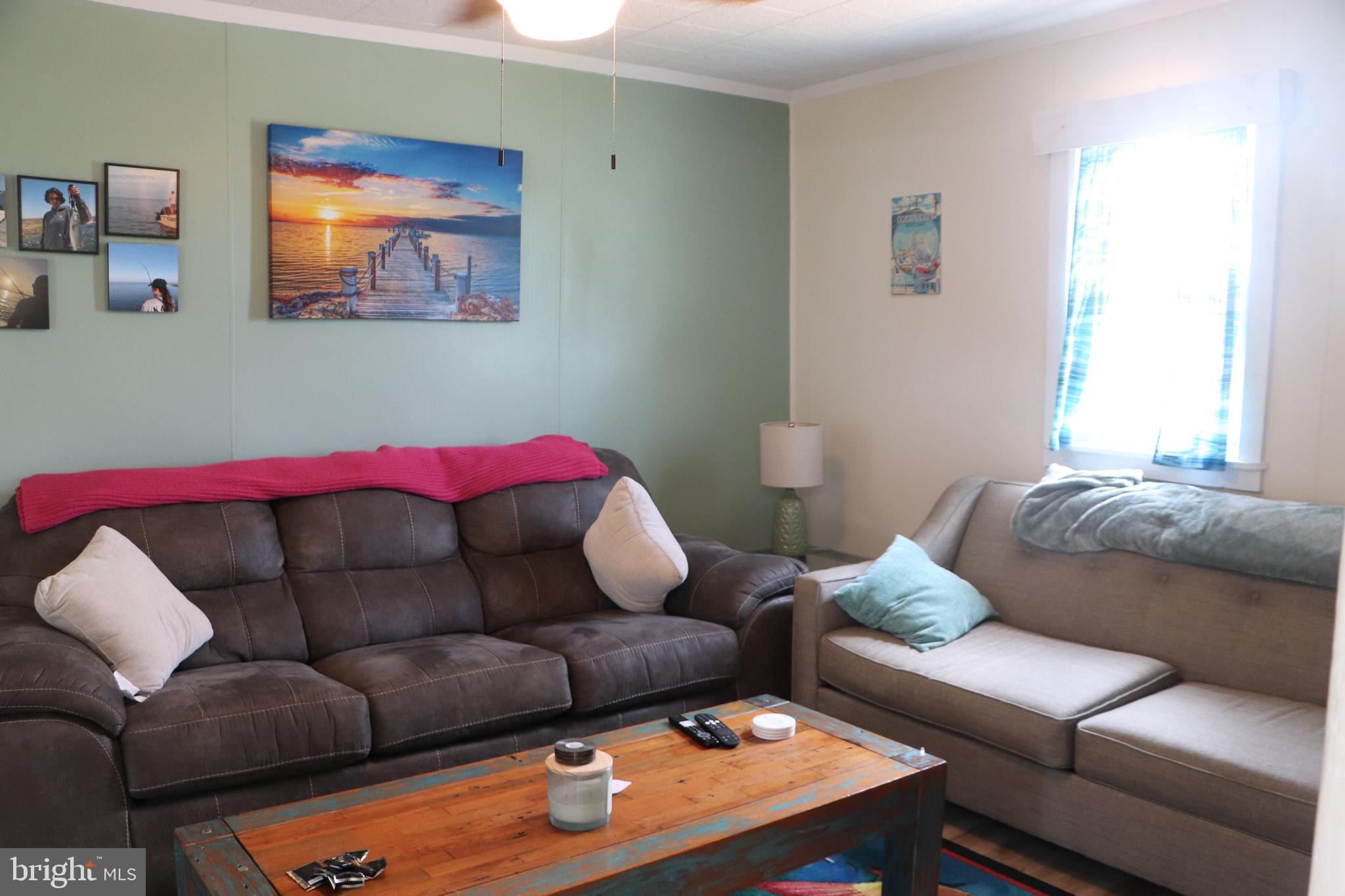 2846 Calvary Road Crisfield, MD 21817 - Photo 8 of 34 Living Room