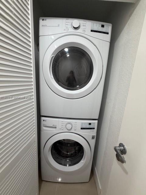 25870 Southwest 144th Court Homestead, FL 33032 - Photo 28 of 46 a utility room with dryer and washer