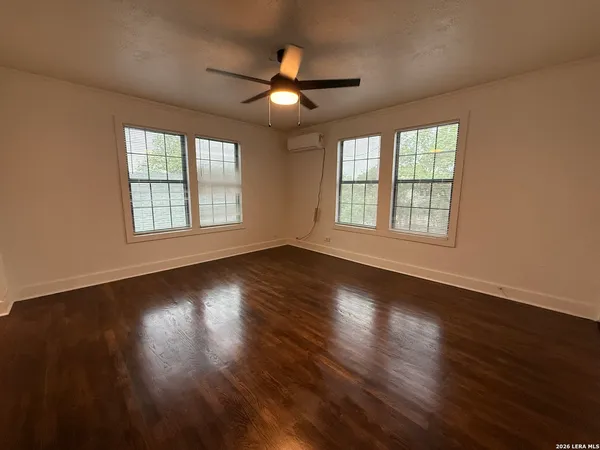 $950 | 115 Carolina Street, Unit 1, San Antonio, TX 78210