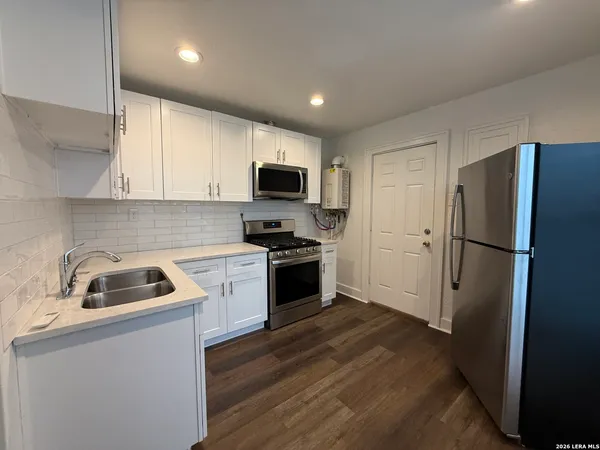 $950 | 115 Carolina Street, Unit 1, San Antonio, TX 78210