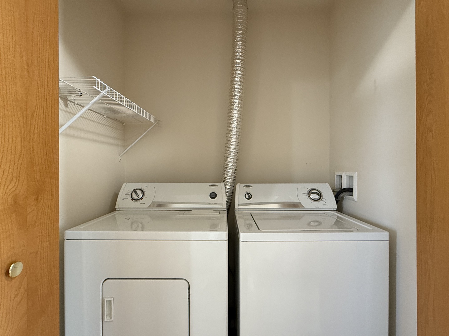 1392 Carolyn Court Yorkville, IL 60560 - Photo 17 of 23 a utility room with dryer and washer