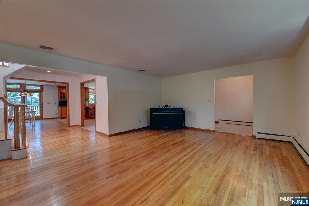 34 Knoll Road Wayne, NJ 07470 - Photo 8 of 50