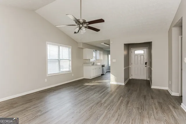 $1,800 | 10442 Tara Pointe Drive, Jonesboro, GA 30238