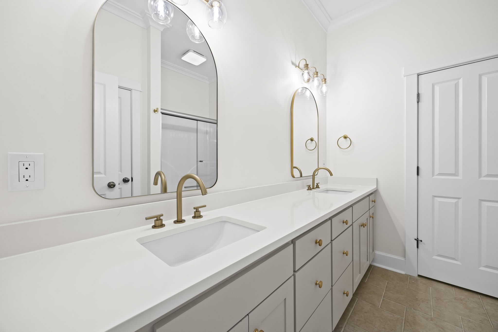 833 Highgrove Circle Franklin, TN 37069 - Photo 69 of 83 a bathroom with a double vanity sink and a mirror