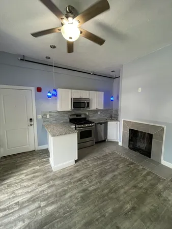 $1,847 | 6 Windsor Street, Unit 2, Worcester, MA 01605