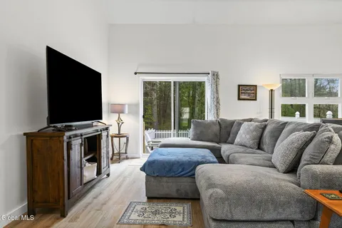 $299,900 | 78 Old Mill Lane, Queensbury, NY 12804