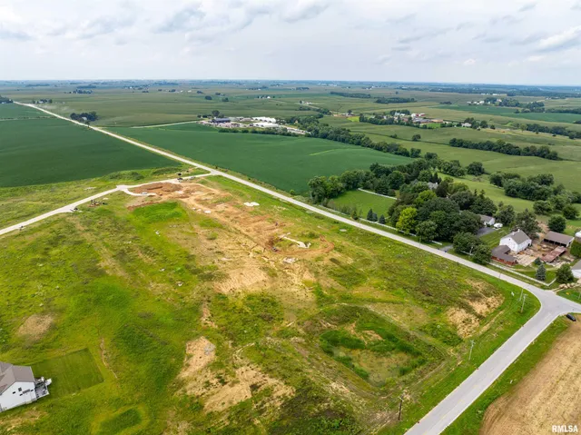 $418,419 | 37 Frank Court, Le Claire, IA 52753