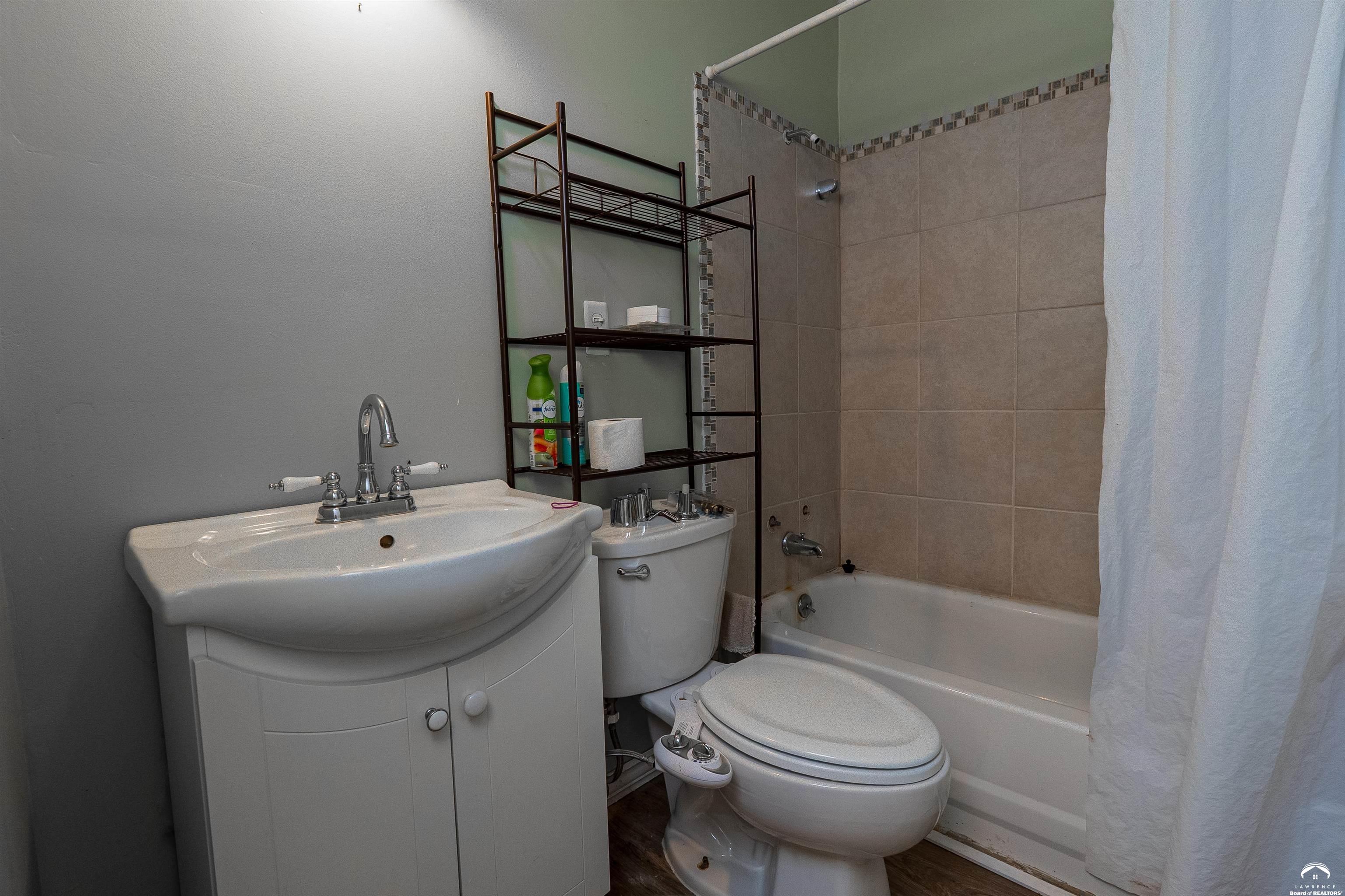 1736 Brook Street Lawrence, KS 66044 - Photo 12 of 24