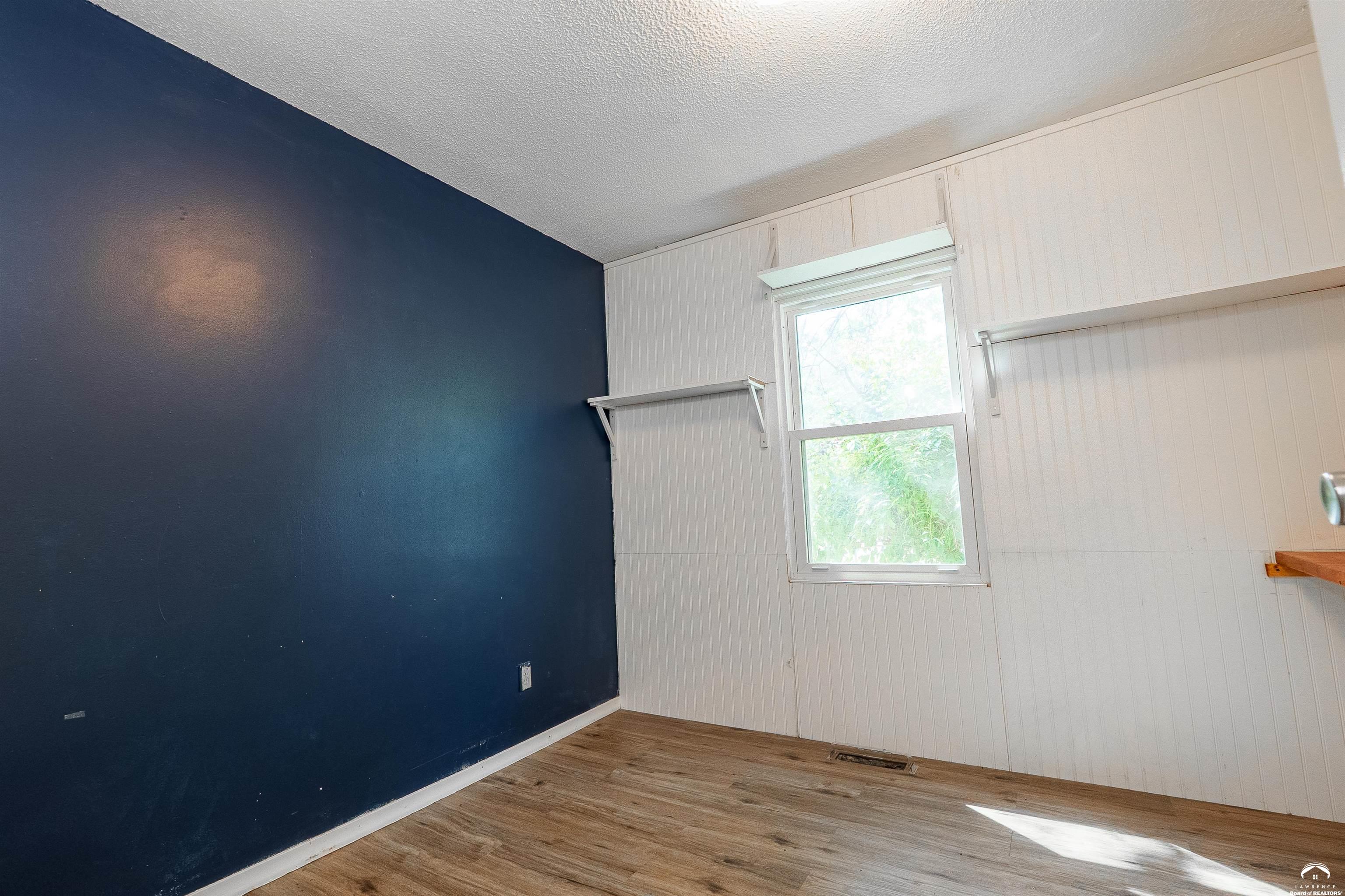 1736 Brook Street Lawrence, KS 66044 - Photo 13 of 24