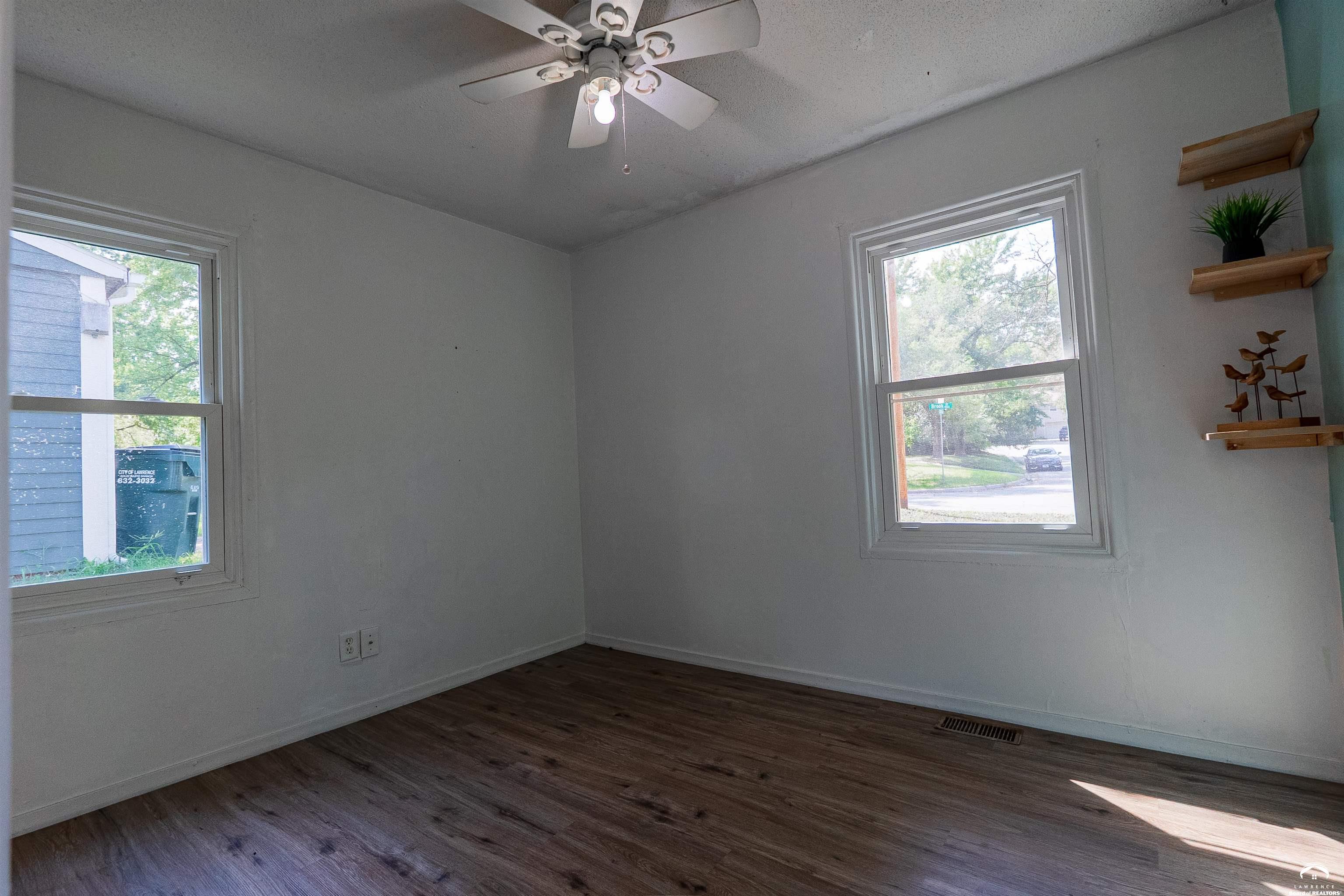 1736 Brook Street Lawrence, KS 66044 - Photo 15 of 24