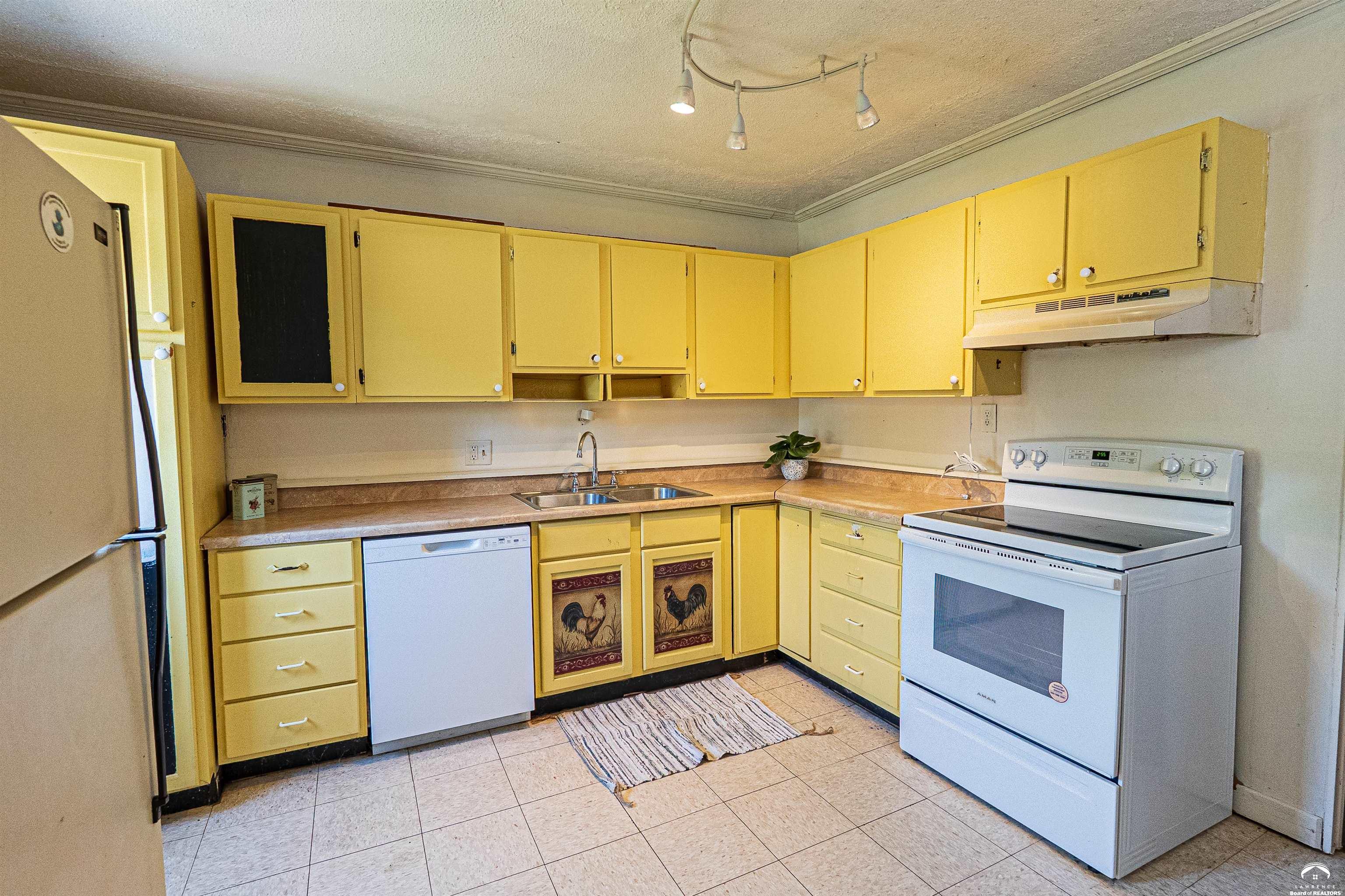 1736 Brook Street Lawrence, KS 66044 - Photo 21 of 24