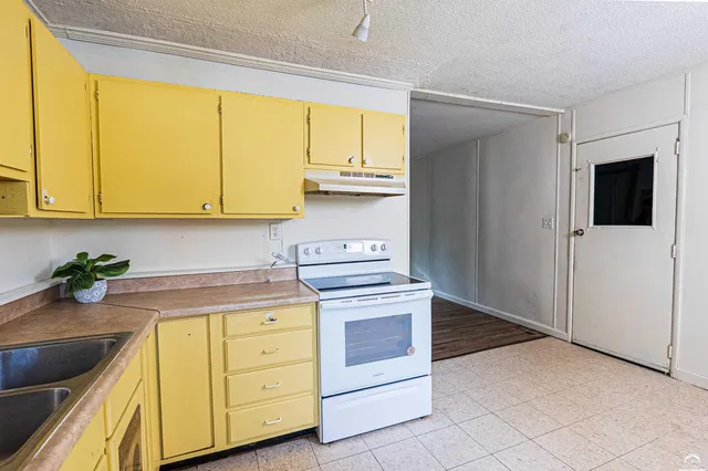 $205,000 | 1736 Brook Street, Lawrence, KS 66044