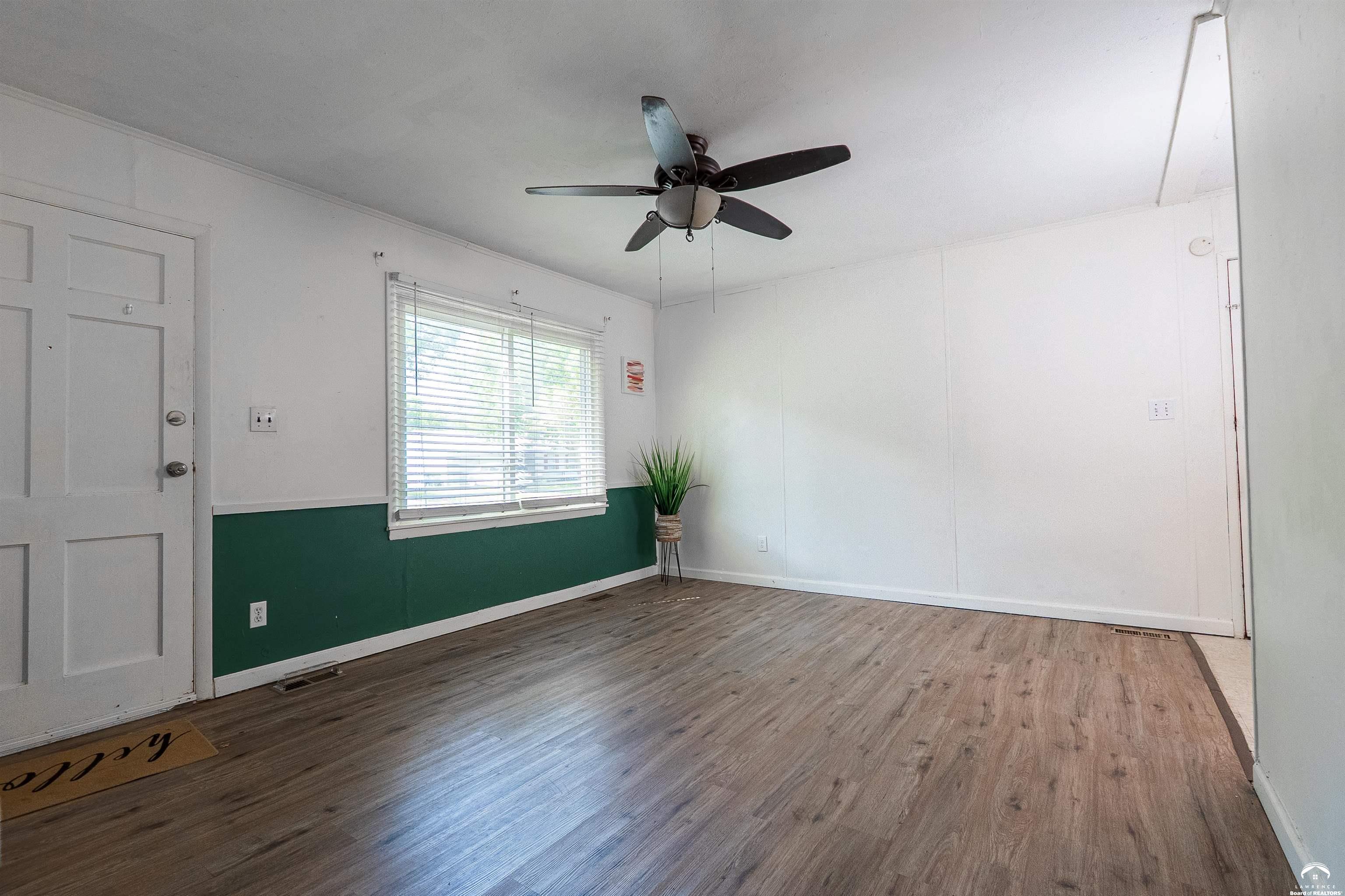 1736 Brook Street Lawrence, KS 66044 - Photo 9 of 24