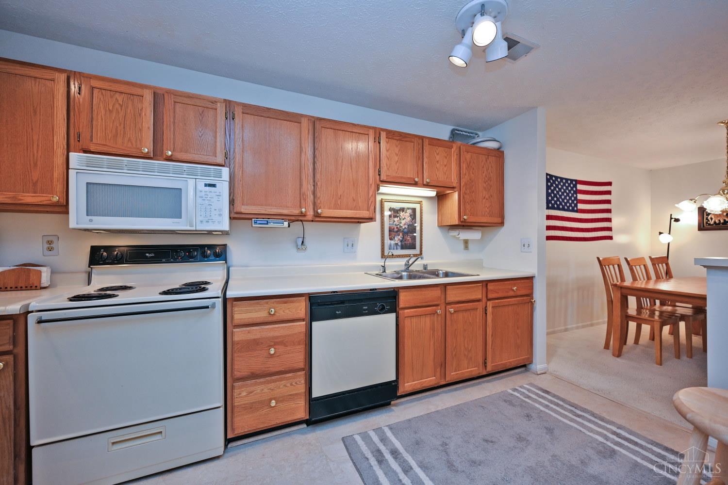 7382 Ridgepoint Drive, Unit 7 Cincinnati, OH 45230 - Photo 18 of 47 Gallery Image 18