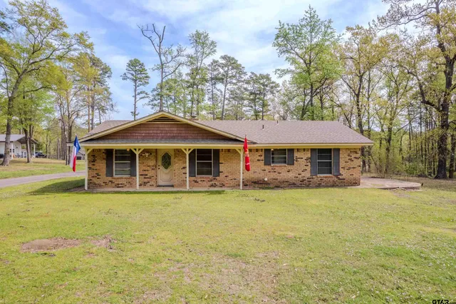 $250,000 | 102 King Henry, Scroggins, TX 75480
