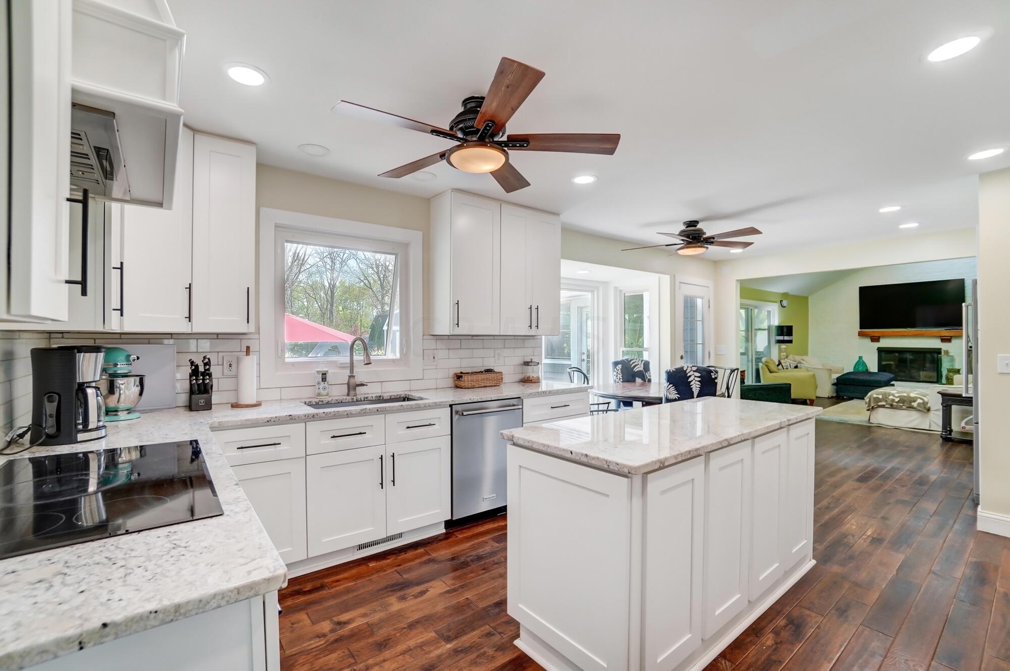 4251 Shire Landing Road Hilliard, OH 43026 - Photo 11 of 60 Kitchen