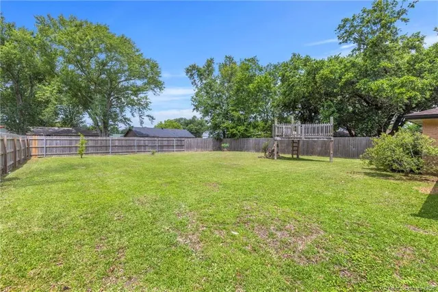 $1,750 | 414 Crestwood Street, Lake Charles, LA 70605
