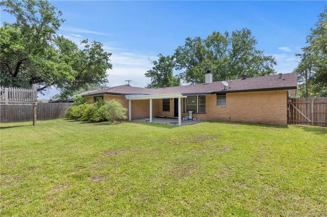 $1,750 | 414 Crestwood Street, Lake Charles, LA 70605