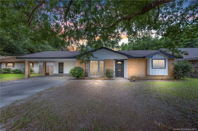 $1,750 | 414 Crestwood Street, Lake Charles, LA 70605