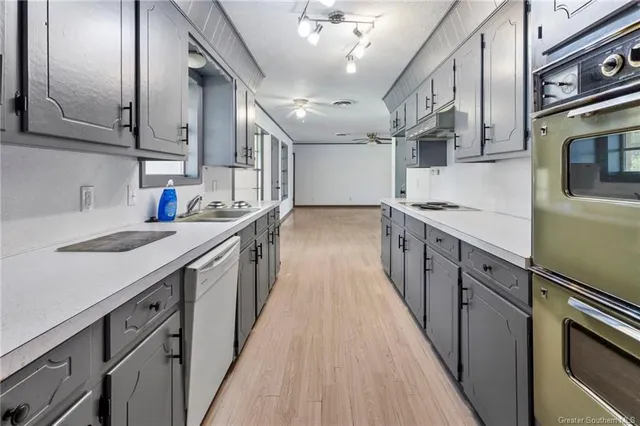 $1,750 | 414 Crestwood Street, Lake Charles, LA 70605