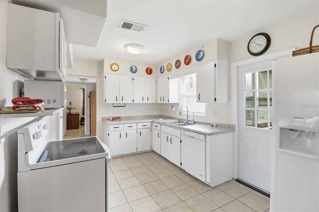 2580 North Bucknell Terrace Hernando, FL 34442 - Photo 6 of 46