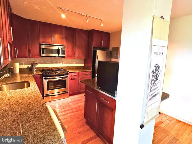 $1,650 | 7333 New Hampshire Avenue, Unit 1116S, Takoma Park, MD 20912