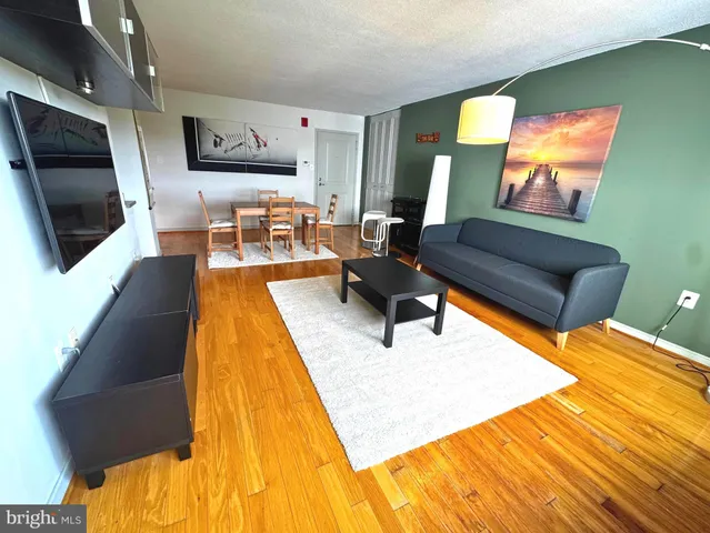 $1,650 | 7333 New Hampshire Avenue, Unit 1116S, Takoma Park, MD 20912