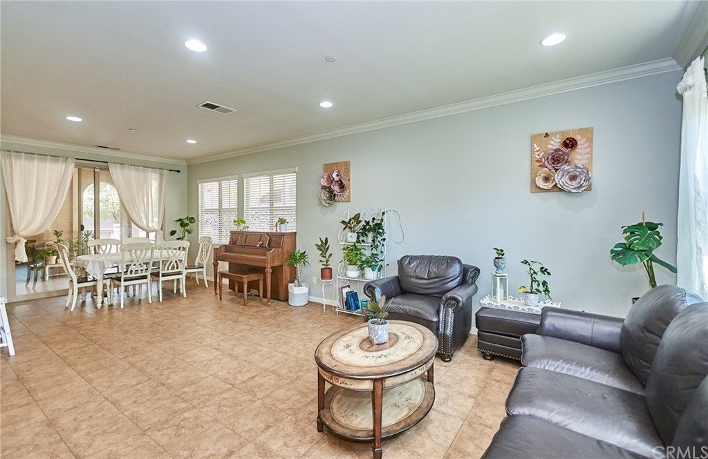 65 Distant Star Irvine, CA 92618 - Photo 4 of 44