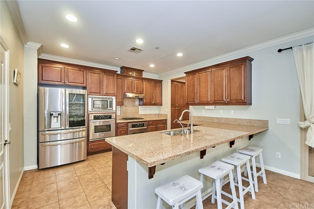 65 Distant Star Irvine, CA 92618 - Photo 8 of 44