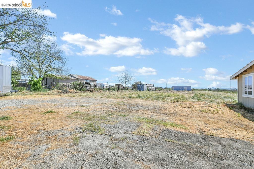 2191 East Cypress Road Oakley, CA 94561 - Photo 30 of 48 View of yard