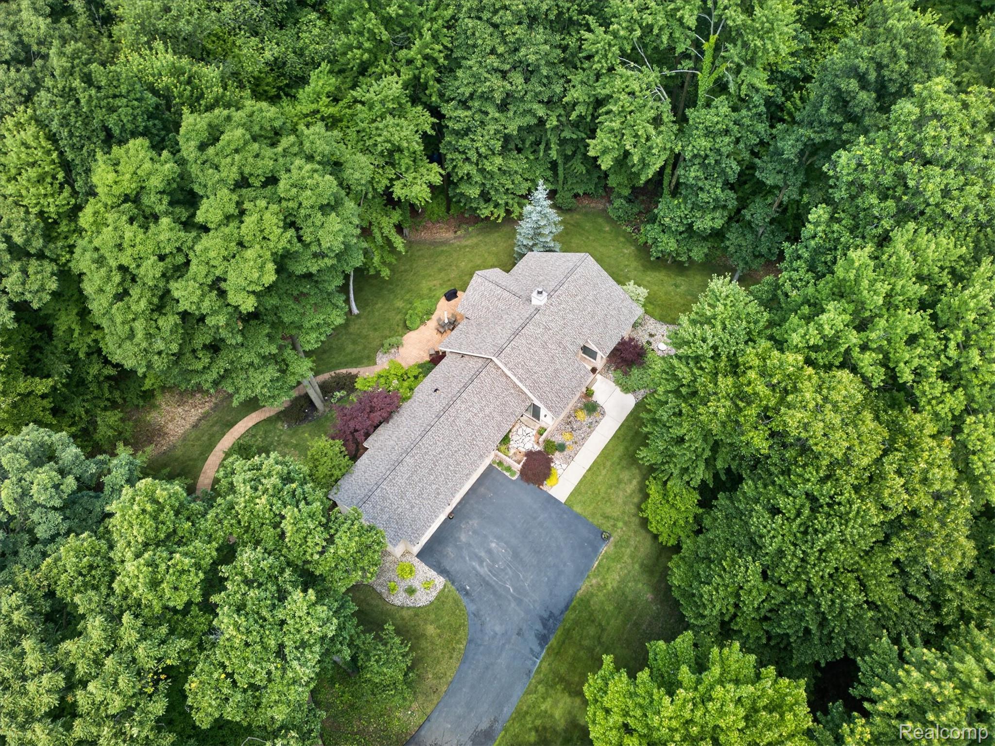 5388 Hartland Road Fenton, MI 48430 - Photo 61 of 74 61-5388-Hartland-Rd-WindowStill.jpg