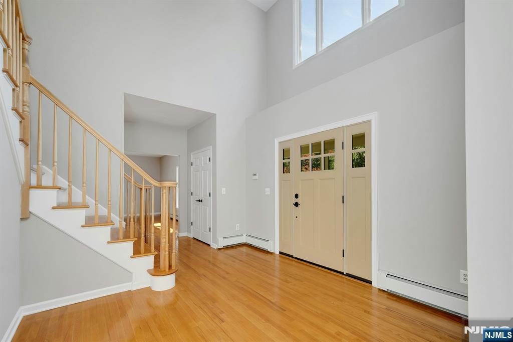 28 Alize Drive Butler, NJ 07405 - Photo 3 of 33