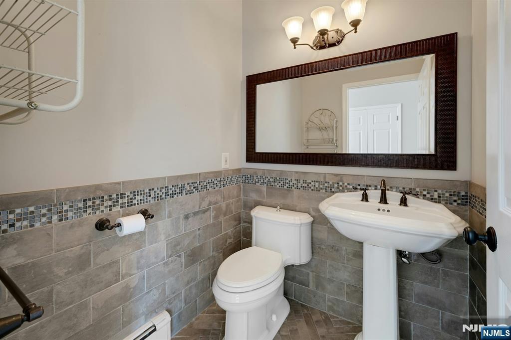 28 Alize Drive Butler, NJ 07405 - Photo 4 of 33